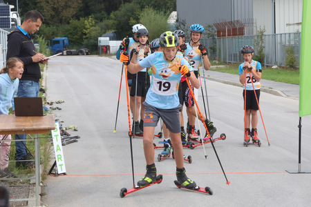 BIATLON CERKNICA POKAL ARGETA JUNIOR 03 FOTO LJUBO VUKELIČ